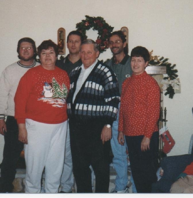 Ronald Eldon Voelz - Photo 3