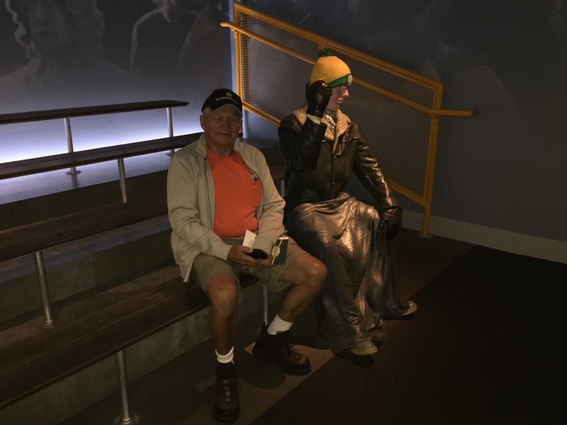 James E. Leuck - Photo 48