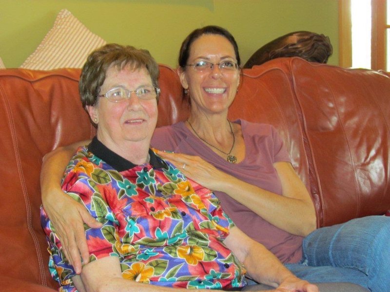 Elaine Manka - Photo 2