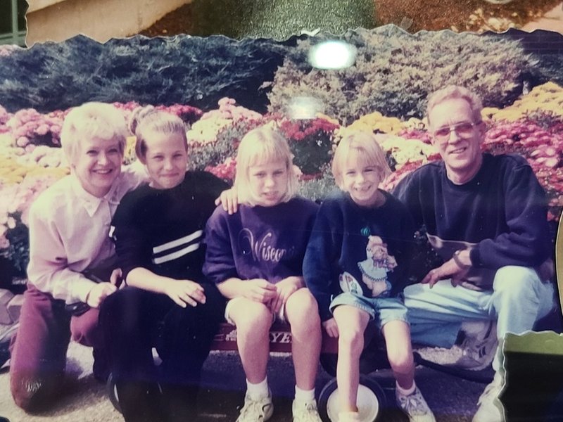 Peter C. Gollinger - Photo 15