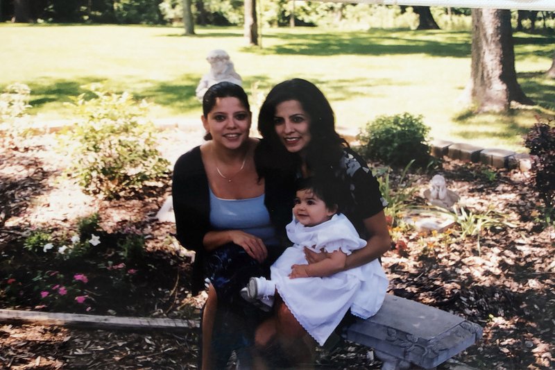 Lisa Marie Moreno Jones - Photo 6