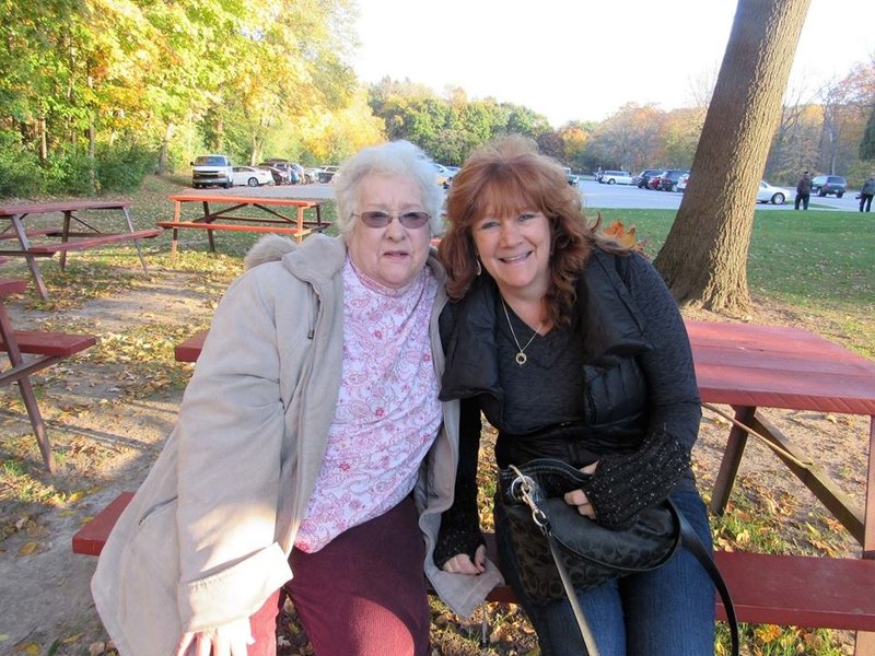 Linda E Elsen - Photo 17