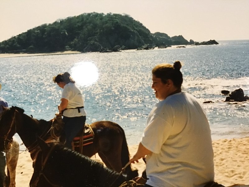 Anntoinnette Bouterse - Photo 3