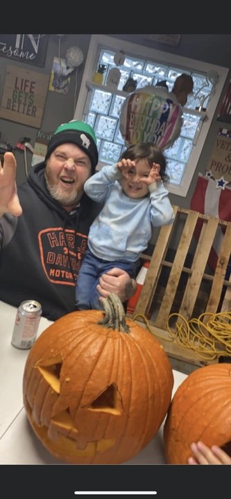 Robert Hershal Holt - Photo 4