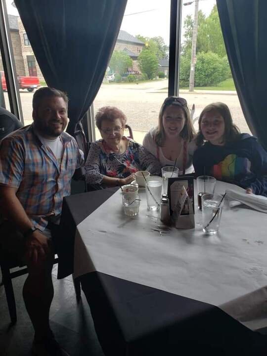 Felicia Arnold - Photo 2