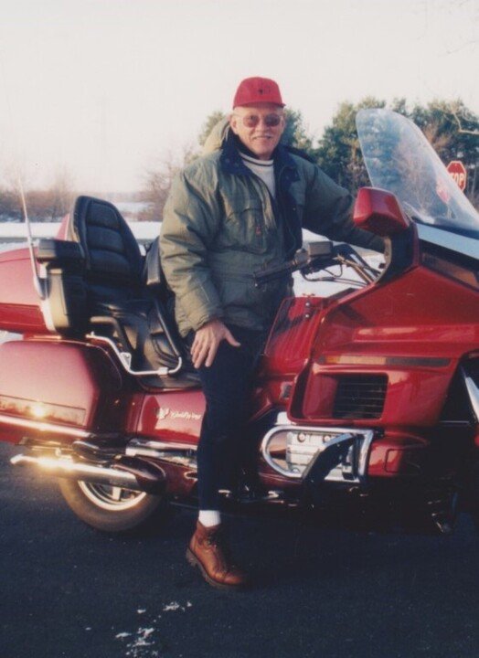 Daniel E Voigt - Photo 3