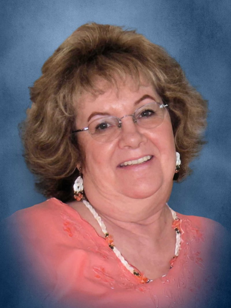 Linda Lou Bruce - Photo 2