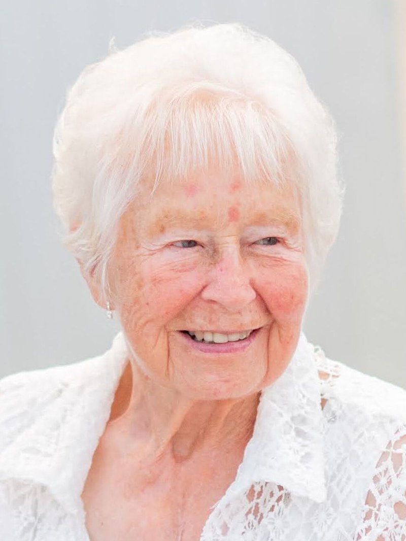 Helen Elaine Oechler - Photo 4