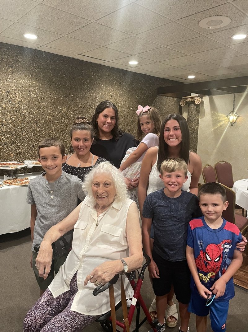 Eleanor Eve Meo - Photo 8