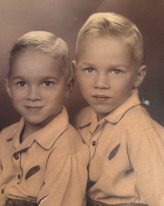 Larry J. Albertson - Photo 7